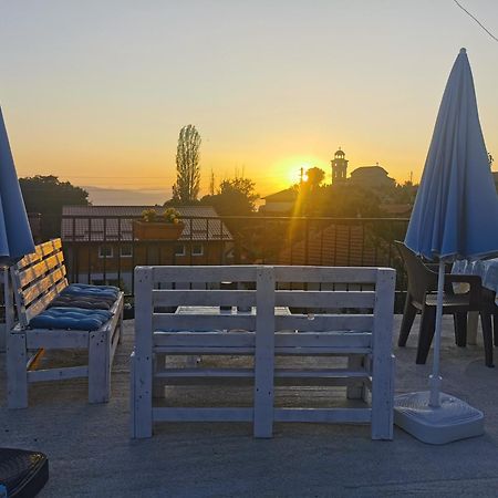 Gopo Guesthouse Elshani Экстерьер фото