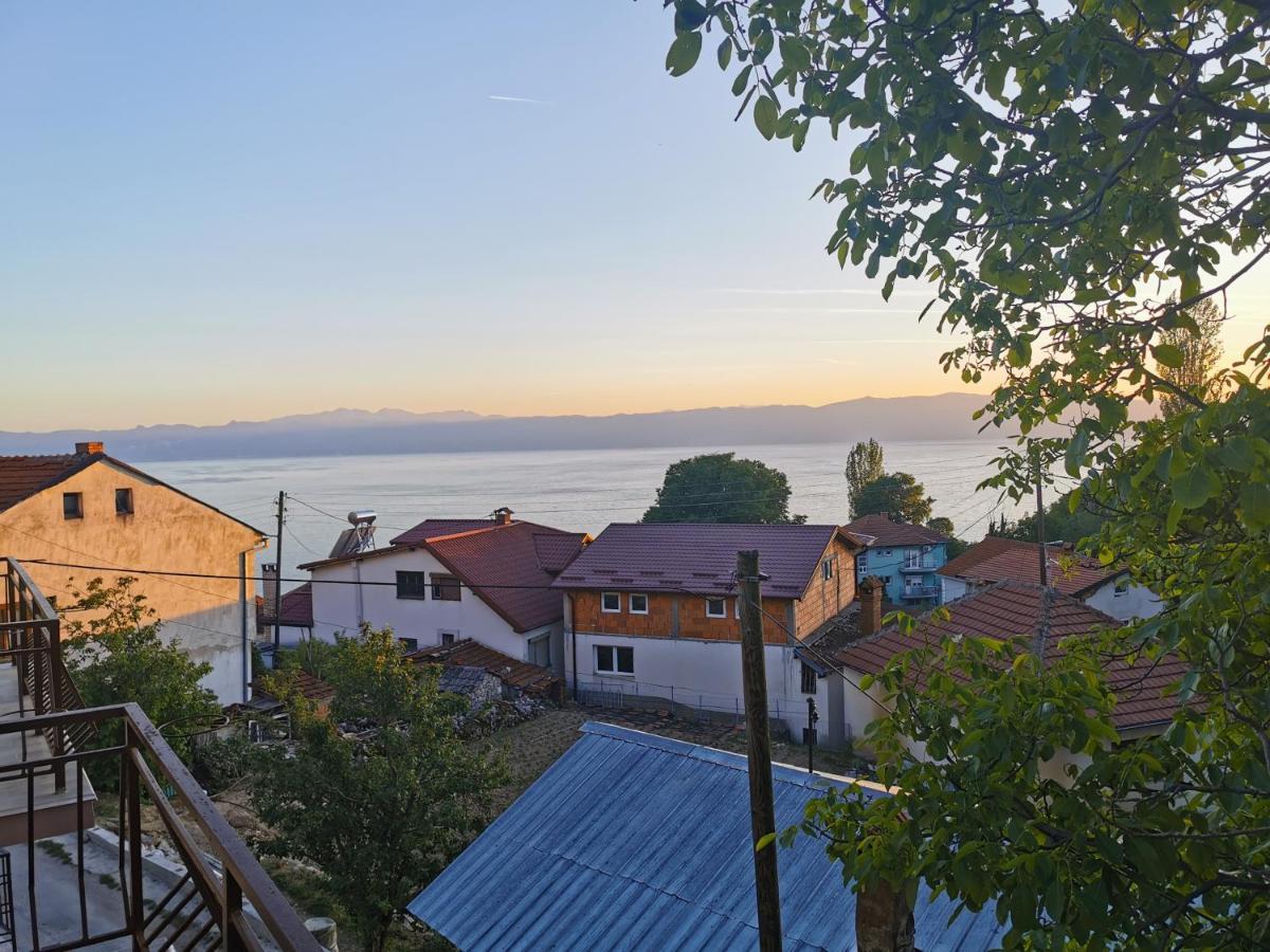 Gopo Guesthouse Elshani Экстерьер фото