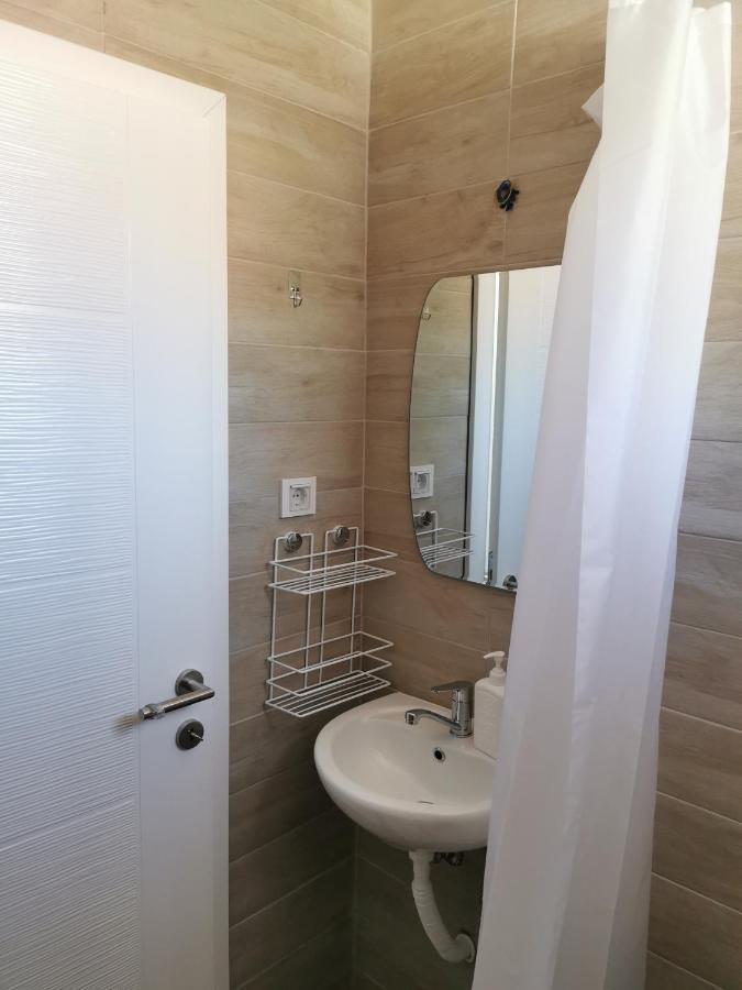 Gopo Guesthouse Elshani Экстерьер фото