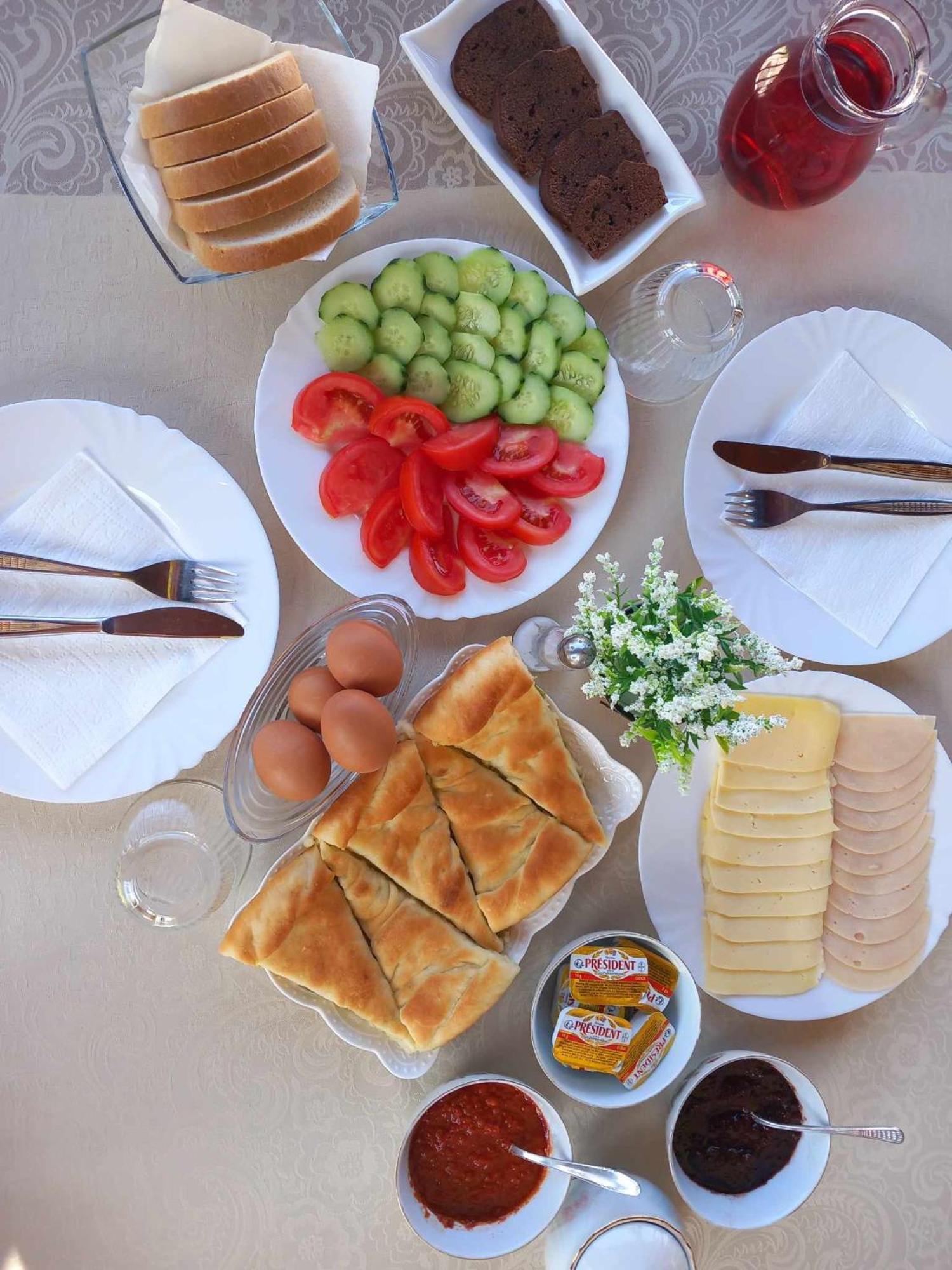Gopo Guesthouse Elshani Экстерьер фото