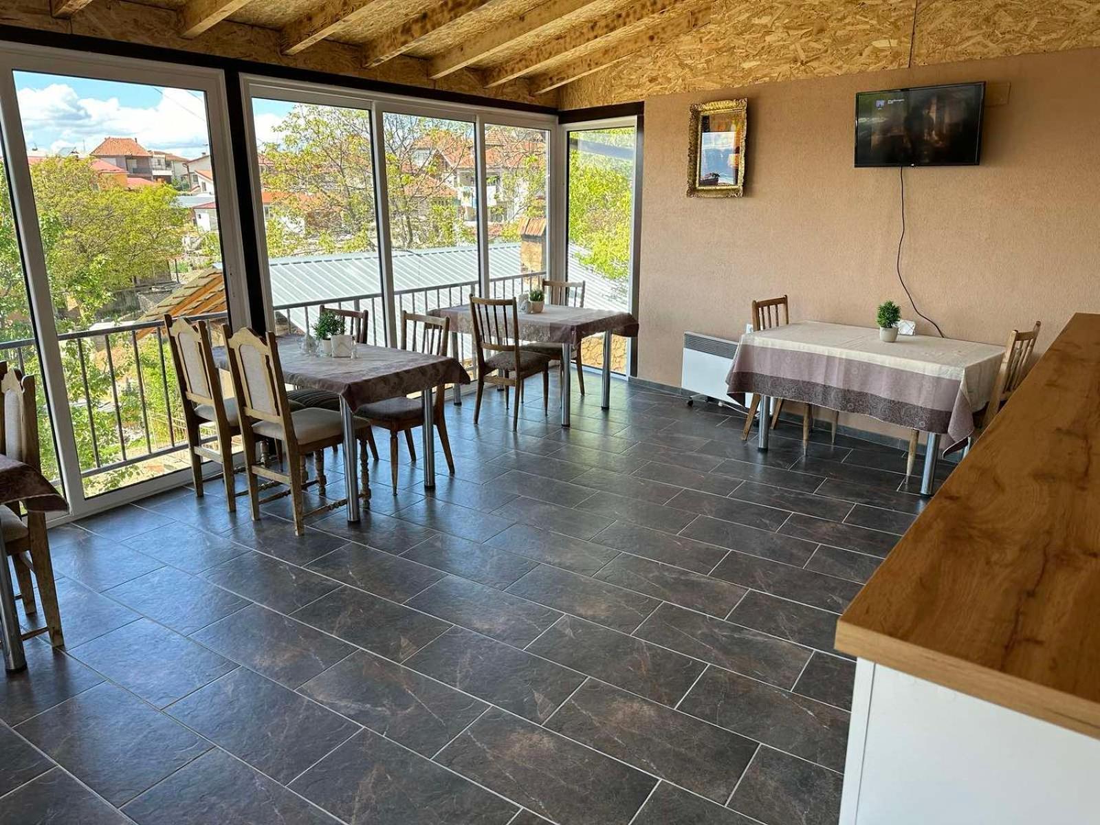 Gopo Guesthouse Elshani Экстерьер фото